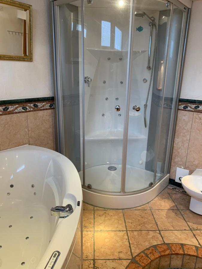 Aschaffapartment 4 Schlafzimmer Bis 10 Personen Bei Aschaffenburg Mainaschaff Exteriér fotografie